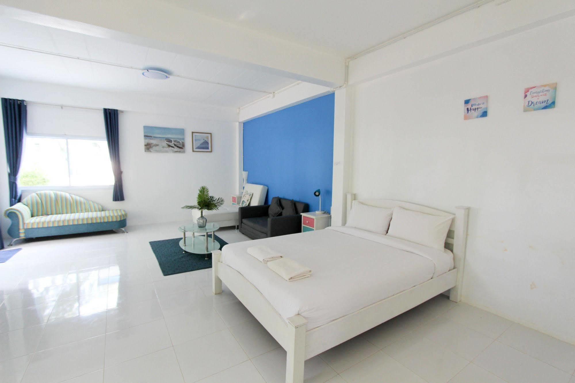 Issara Beach Resort Сішон Екстер'єр фото