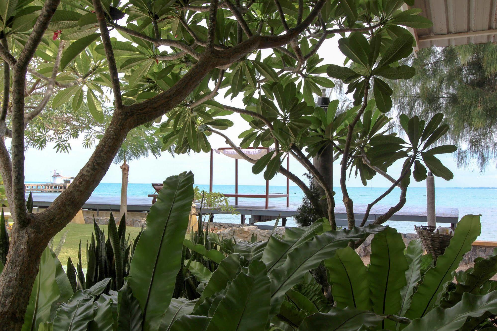Issara Beach Resort Сішон Екстер'єр фото